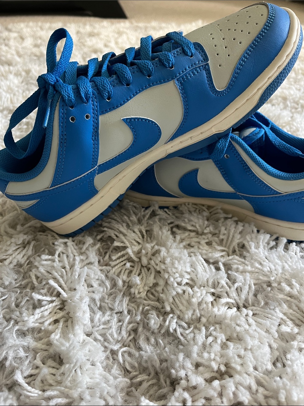 Nike Kids Blue and White Low-Top Sneakers with Lace-Up - Picture 2 of 2